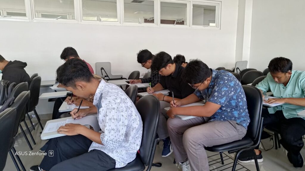 Evaluasi Akhir Semester Gasal 2023/2024 Jurusan Sains dan Teknologi UIN Raden Mas Said Surakarta