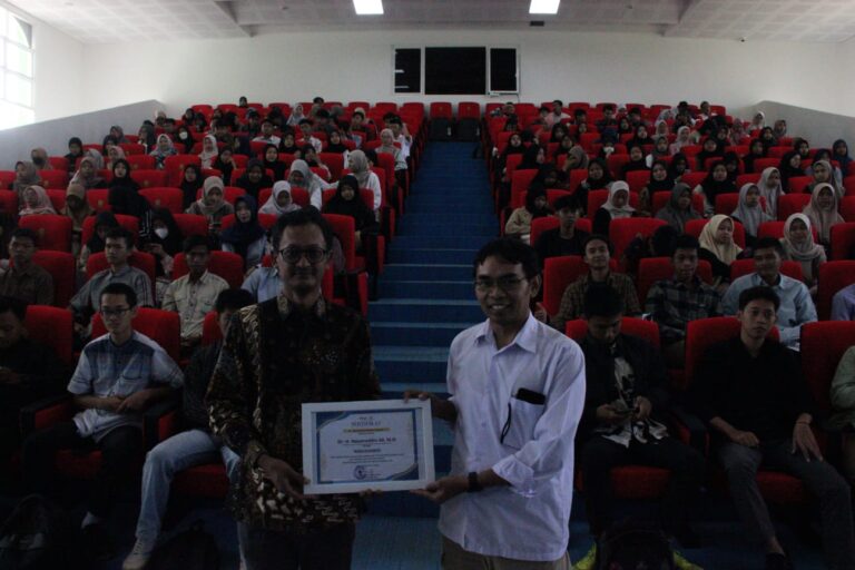 Stadium General Mahasiswa Baru Jurusan Sains dan Teknologi  "Pemuda Berkarya Melalui Sains dan Teknologi dari Local untuk Global"