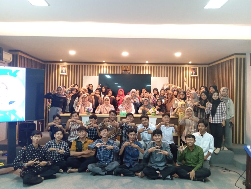 Kuliah Praktisi Mata Kuliah Statistika di Prodi Sains Data dan Ilmu Lingkungan Bersama Kepala BPS Sukoharjo